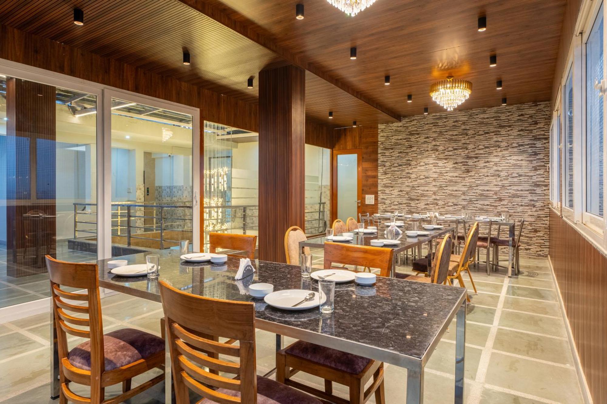 Plum Tree Hotels Gurgaon Exterior photo
